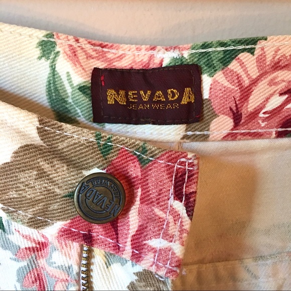 🌹 Vtg Rose Shorts 🌹 - Picture 5 of 6